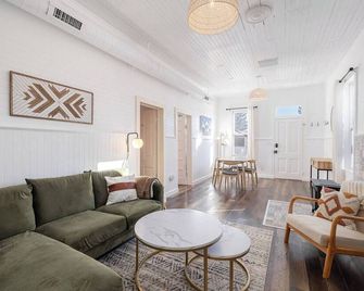 Historic Boho Brothel Lake Retreat Fast - Twin Lakes (Lake County) - Sala de estar