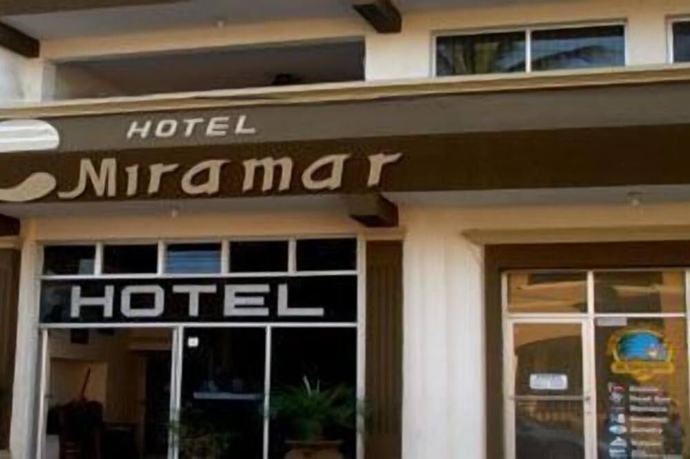Hotel Miramar - לה פס - בניין