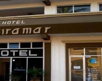Hotel Miramar - לה פס - בניין