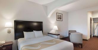 Quality Inn Grand Suites Bellingham - Bellingham - Schlafzimmer