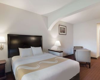 Quality Inn Grand Suites Bellingham - בלינגהאם - חדר שינה