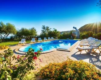 Villa Garden - Tropea - Pool