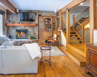 Golf Terrace Townhome 25 - Vail - Living room