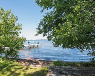 Columba - New Lofted Kabin - Fenelon Falls - Outdoors view