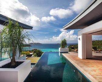 Chef included by Fantasia Villas: Villa Wings - Gustavia - Pool