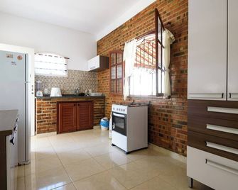 Village Itaúna Inn - Beach Houses - Saquarema - Kuchnia