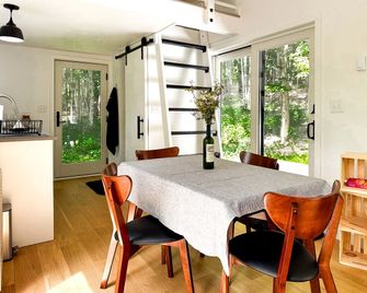 Charming Minimalist Hideaway for Rest & Reconnection in Bloomville, New York - Bloomville - Dining room