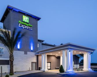 Holiday Inn Express Lodi By IHG - Lodi - Building