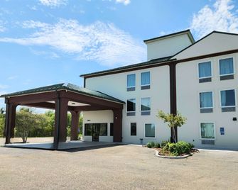 Days Inn by Wyndham LaPlace- New Orleans - Laplace - Budova