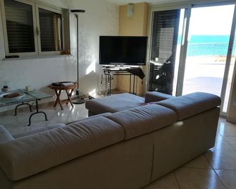 Casa Carmelo - Nizza di Sicilia - Sala de estar