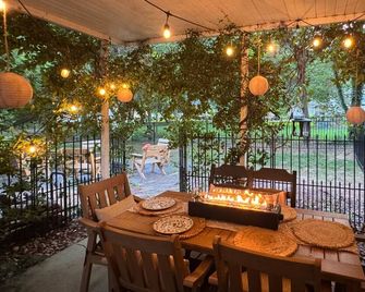 Belmont Lodge Over Garage-Spacious w/Home Theater - Belmont - Patio