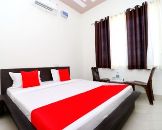 OYO Hotel Chanderlok - Kurukshetra - Bedroom