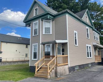(F1) Convenient 3br Syracuse University apartment - Syracuse - Building