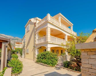 Apartments Mladenka - Orebic - Bygning