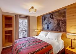 New + Unique Wolf Condo | Hot Tub Access - Banff - Bedroom