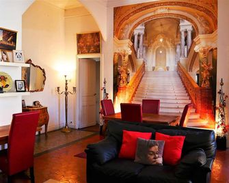 'Diva'' apartment with unique atmosphere in a prime location - Nîmes - Soggiorno