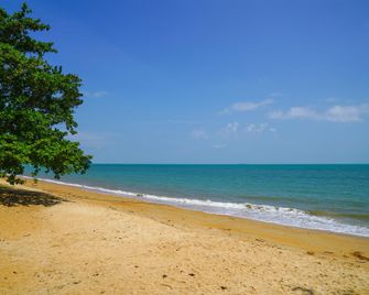 Mesra Boutique Hotel - Si Rusa - Strand