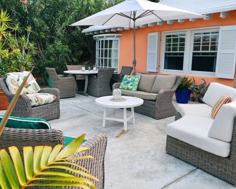 Charming Three Bedroom Cottage At Marley Beach, Warick - Warwick - Patio