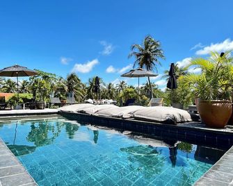 Makena Hotel - Icaraí - Piscina