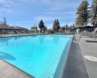 Cascade Lodge Boutique - Bend - Piscina