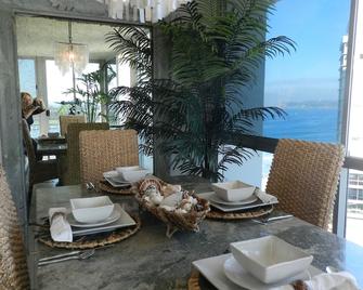 Corondo Shores Unique & Beautiful Condo - Stunning Views!!! Pet Welcome! - Coronado - Dining room