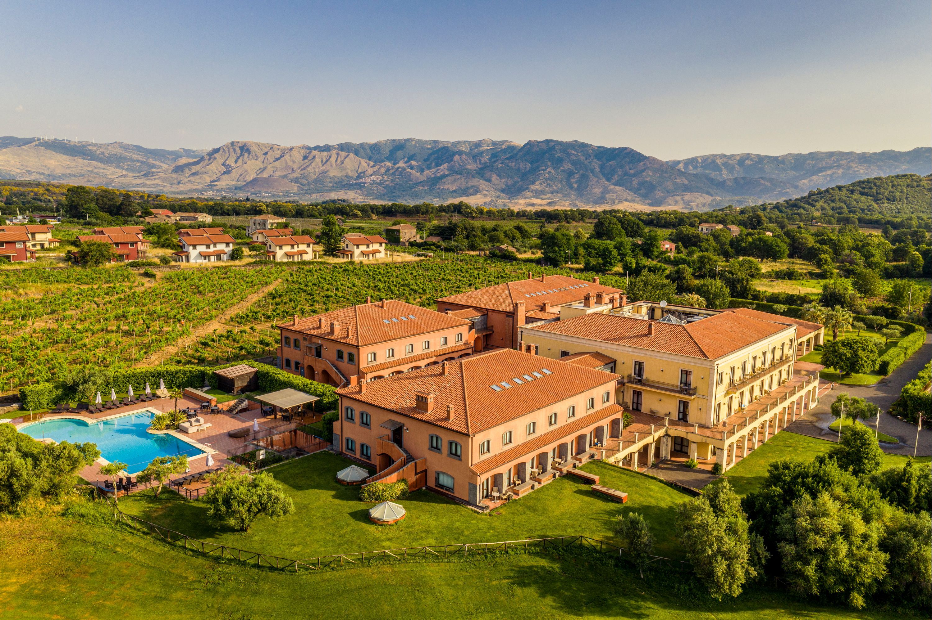 Picciolo Etna Golf Resort & Spa, Curio Collection by Hilton - Castiglione di Sicilia - Edificio