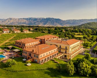 Picciolo Etna Golf Resort & Spa, Curio Collection by Hilton - Castiglione di Sicilia - Edificio