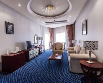 فندق ريد كاسيل - الشارقة - غرفة معيشة