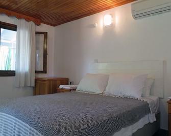 Arriba Apart Bungalow Restaurant - גומושלוק - חדר שינה