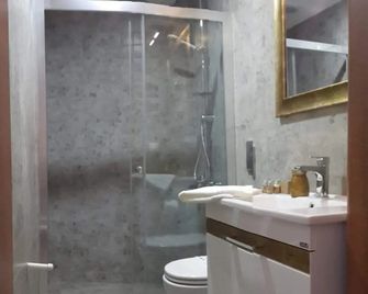 Deniz Yildizi Pansiyon - Sigacik - Salle de bain