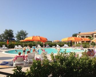 Residence Casale Torrenova al Conero - Potenza Picena - Piscina