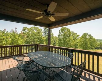 Perfect Stress Reliever & Surrounded by Nature - Bonne Terre - Balcón