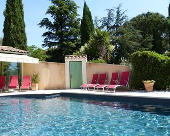Villa Thebaïde Chambres d'hôtes - Laudun-l'Ardoise - Pool
