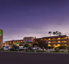 Holiday Inn Express & Suites Ventura Harbor
