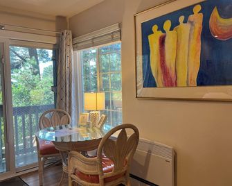 Treetop Refuge in Oakland Hills - Oakland - Dining room
