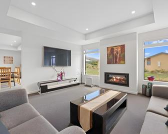Hunter Hunter - Lake Tekapo - Living room