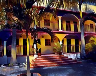 Hotel Le Flamboyant - Ziguinchor - Building