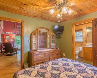 Watauga River Cabins Sycamore Cabin - Johnson City - Bedroom