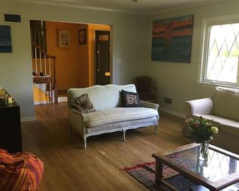 Perfect Westchester home for the summer - Nueva Rochelle - Sala de estar