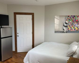 1 Mile From Strong Urmc, Downtown Rochester Micro Studio Tiny House Apartment - Rochester