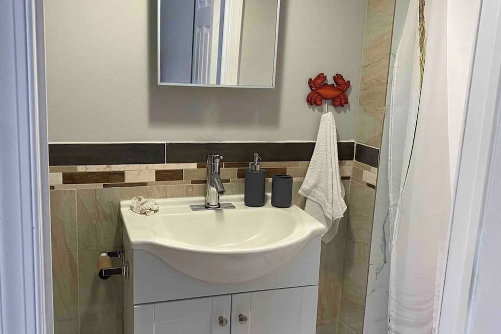 Starlite Studio- Quaint Space, Easy Walk to Trop! - Atlantic City
