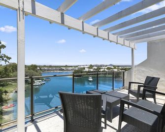 Sun Lagoon Resort - נוסה הדס - מרפסת