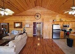 Serene Grand Lake Cabin Retreat - Lake and Woods - Vinita - Living room