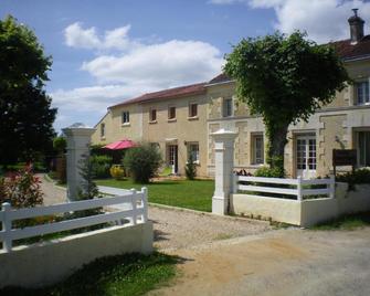 Domaine des Tilleuls - Marcillac - Bâtiment