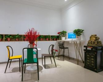 Shell Xinxiang Weibin District Railway Station Department Store Hotel - Xinxiang - Eetruimte