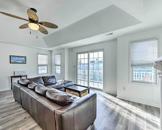 Wildwood Condo Walk to Beach and Water Parks! - Wildwood - Sala de estar