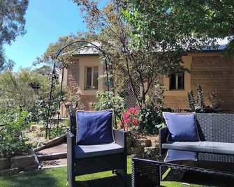 Riesling Trail and Clare Valley Cottages - Clare - Patio