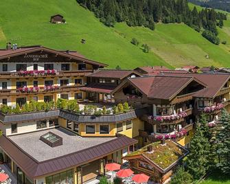 Brugger's Genießerhotel Lanersbacherhof - Tux - Bygning