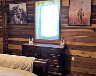 Peaceful Country Escape Near Lucedale 2 BR 1Bath on Private Family Farm - Lucedale