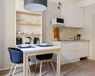 Guesthost - Sempione & Garibaldi Comfy Studio - Milán - Cocina